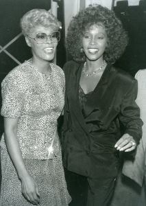 Dionne Warwick , Whitney Houston  1990, NY 8 ..jpg